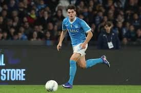 国米跟队：索默将因手指骨折缺席3至4周的时间